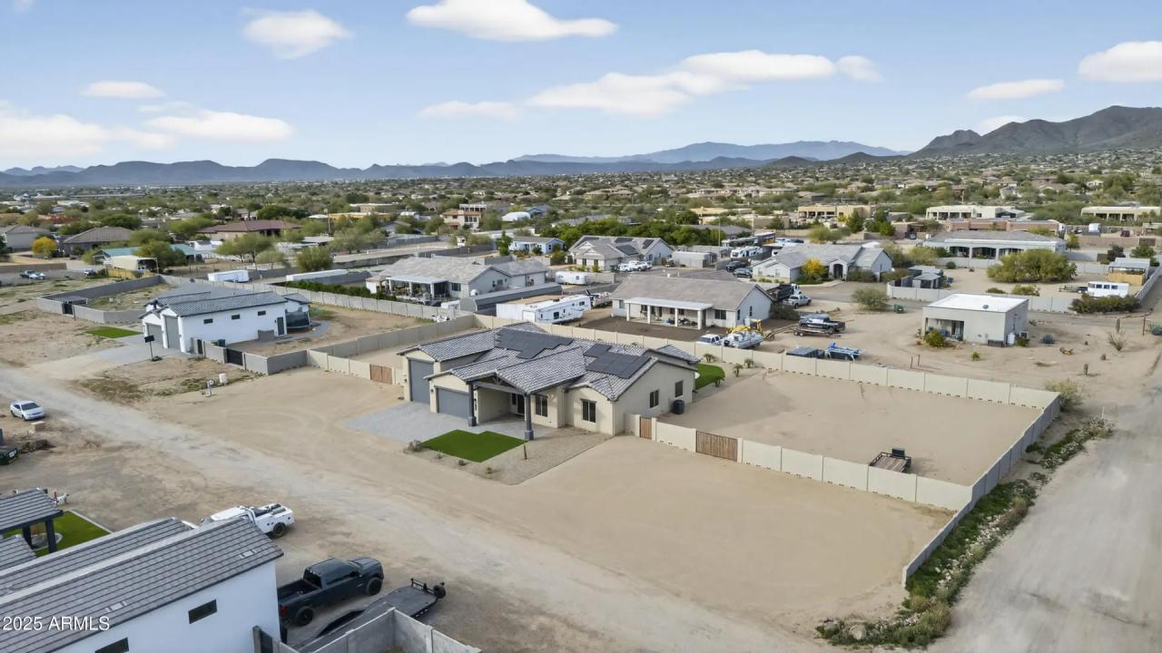 Real Estate Picture 50