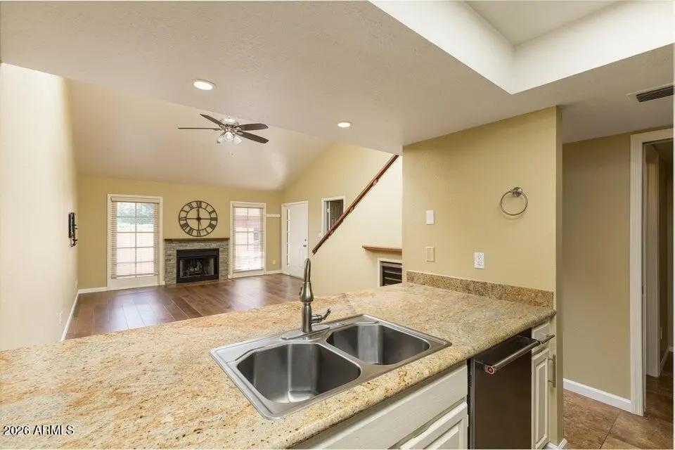 Real Estate Picture 7