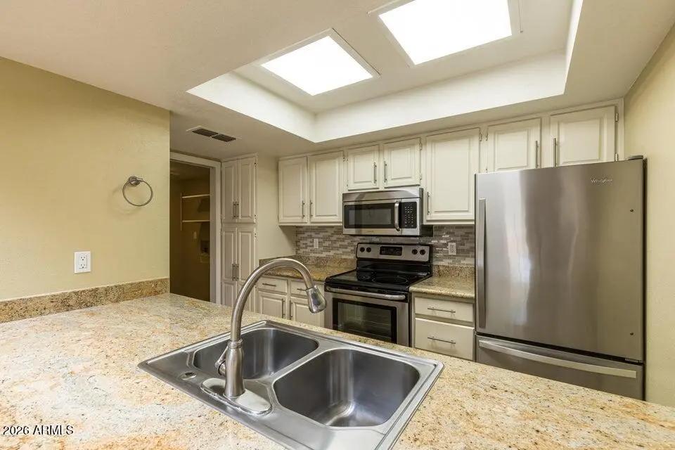 Real Estate Picture 6