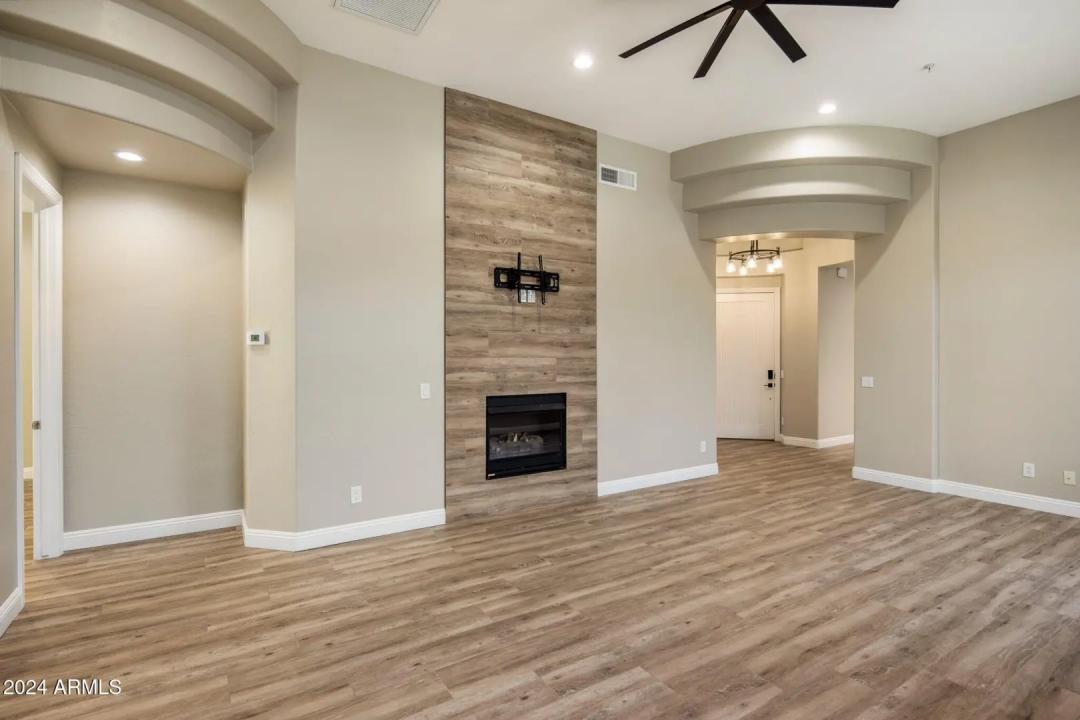 Real Estate Picture 7