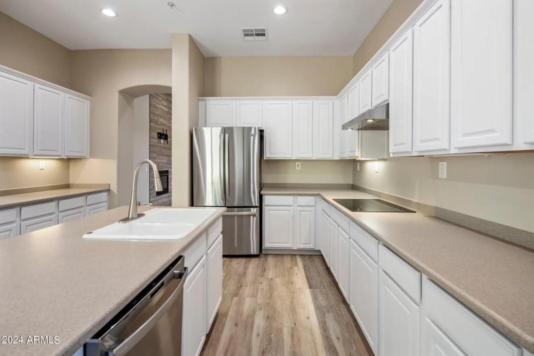 Real Estate Picture 10