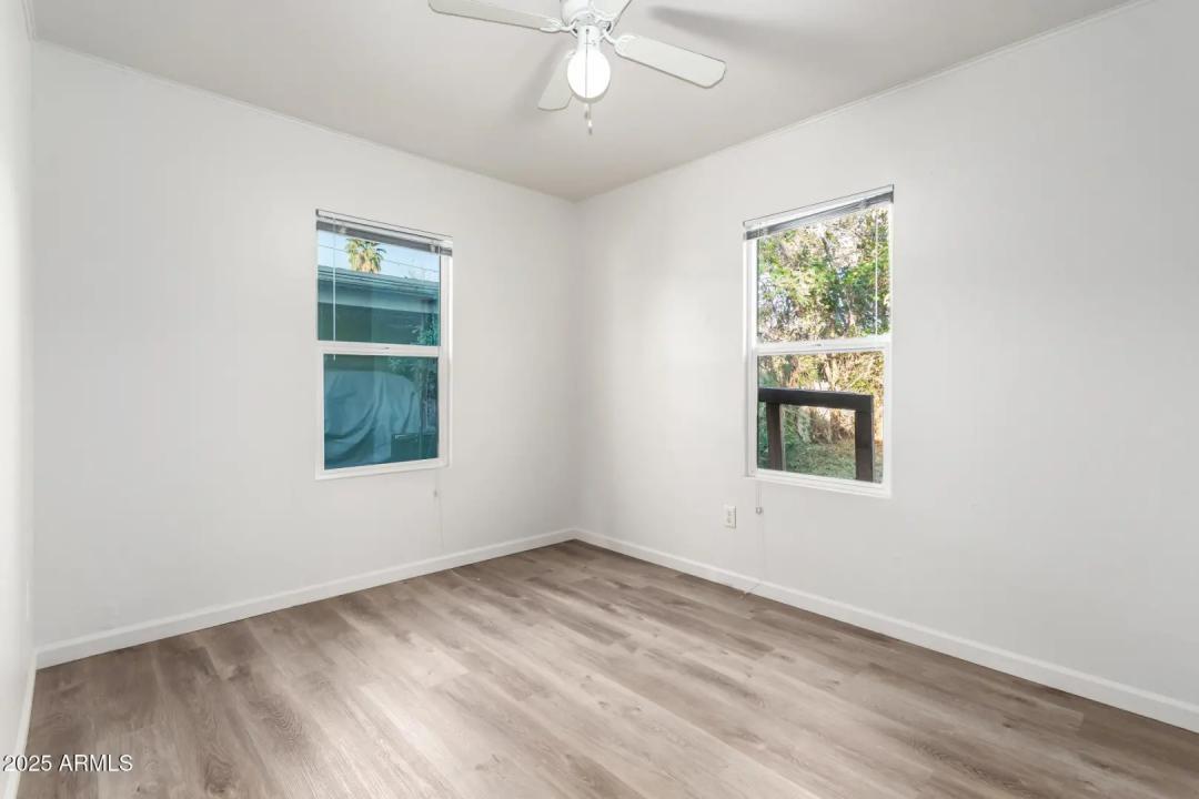 Real Estate Picture 15