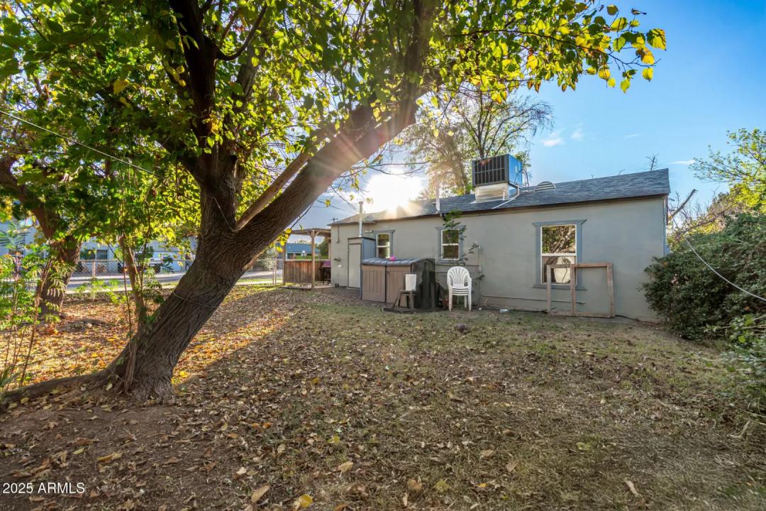 Real Estate Picture 23