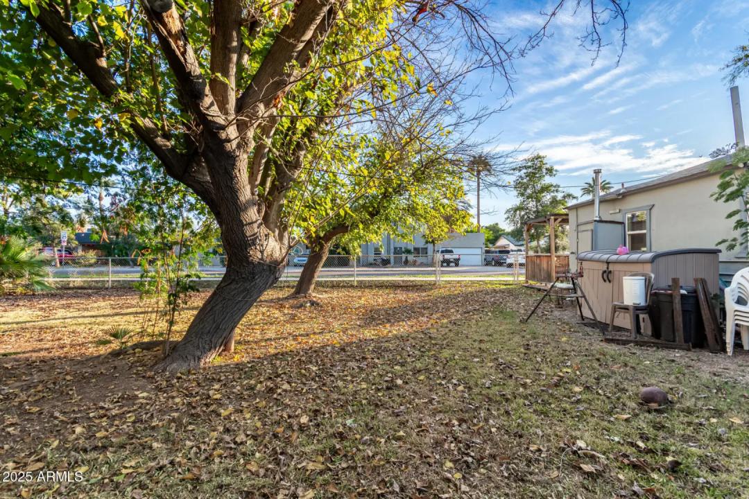 Real Estate Picture 24