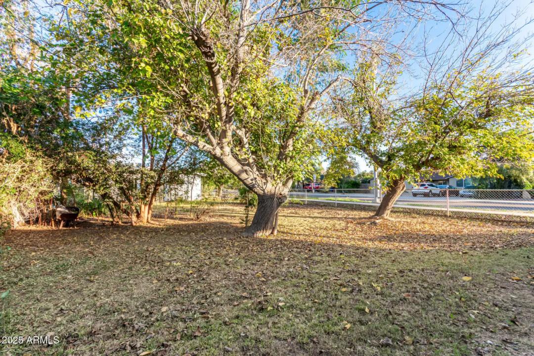 Real Estate Picture 25