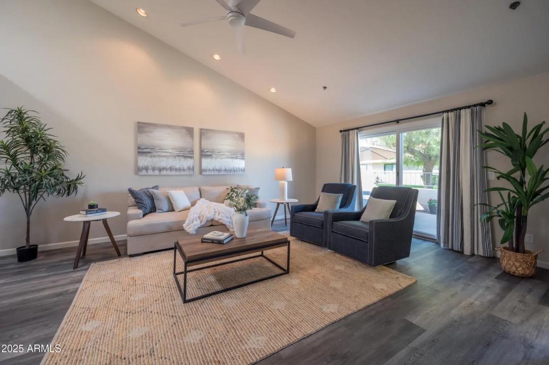 Real Estate Picture 8