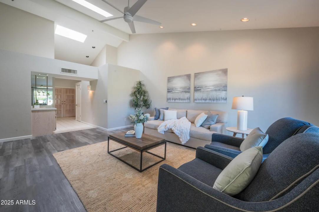 Real Estate Picture 10