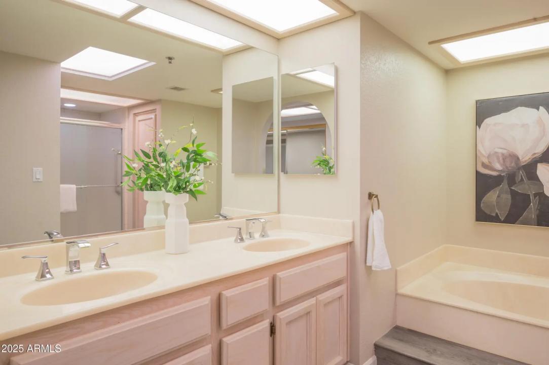 Real Estate Picture 24