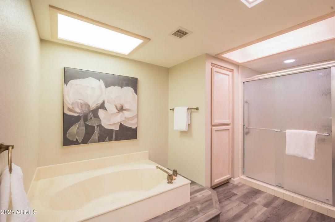 Real Estate Picture 25