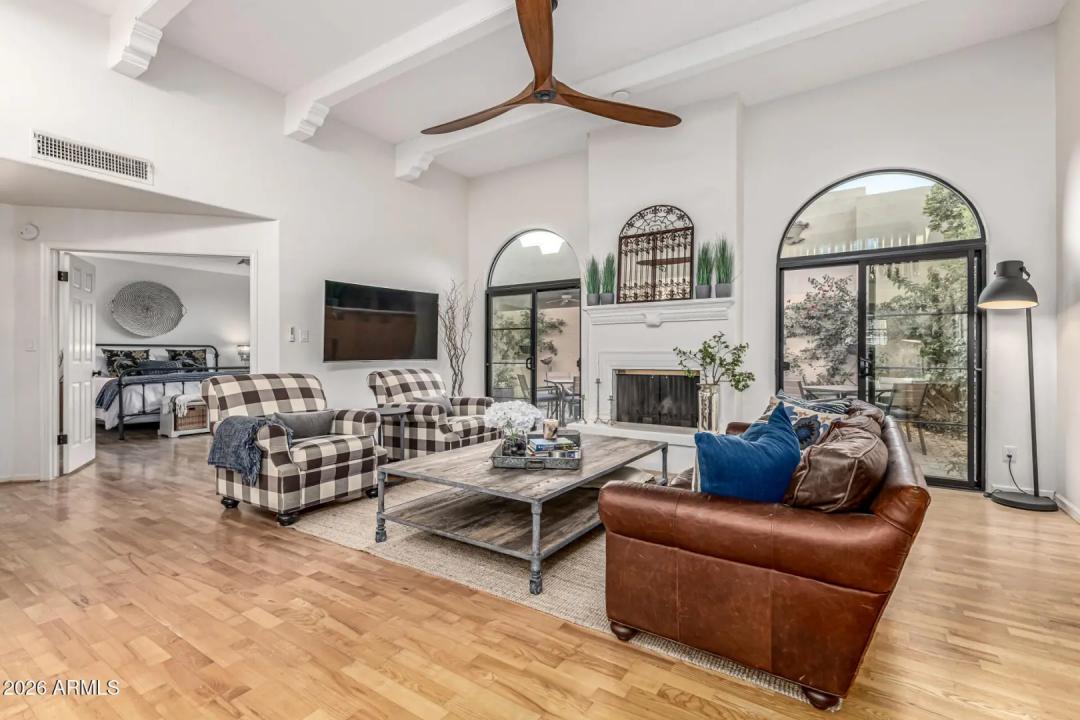 Real Estate Picture 3