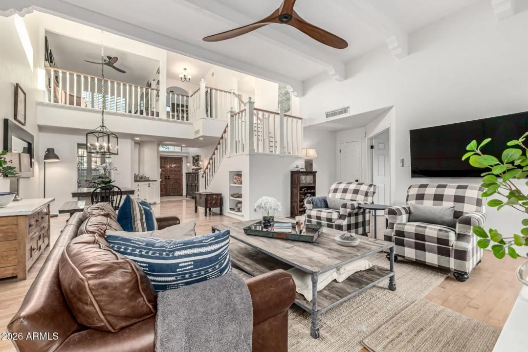 Real Estate Picture 4