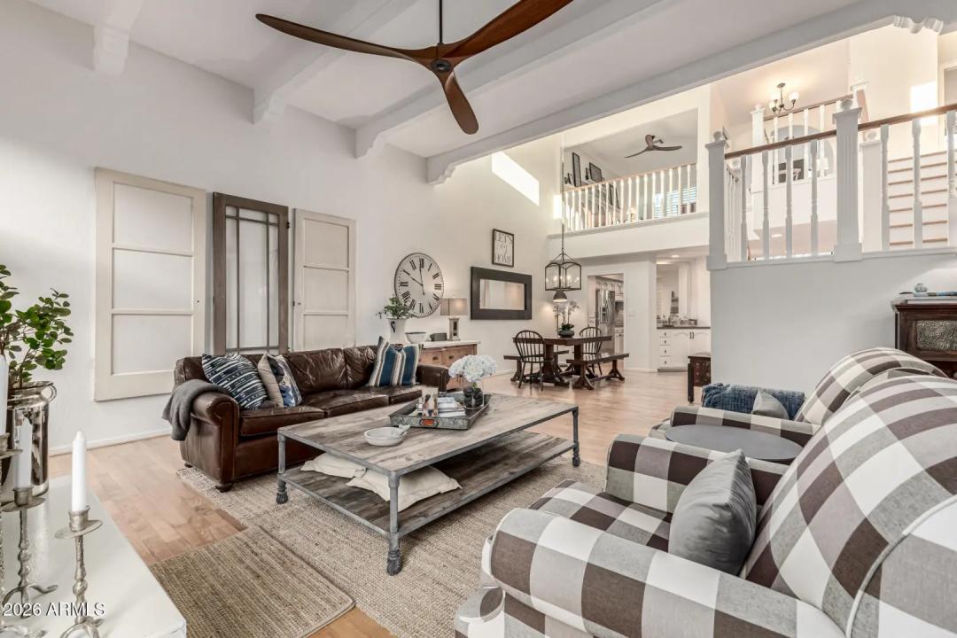 Real Estate Picture 8