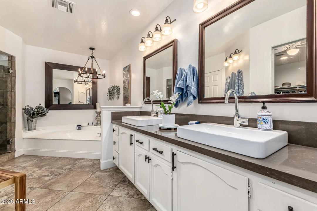 Real Estate Picture 17