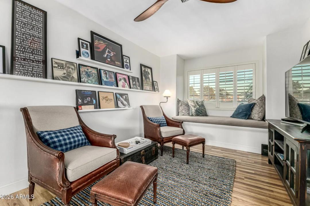 Real Estate Picture 24