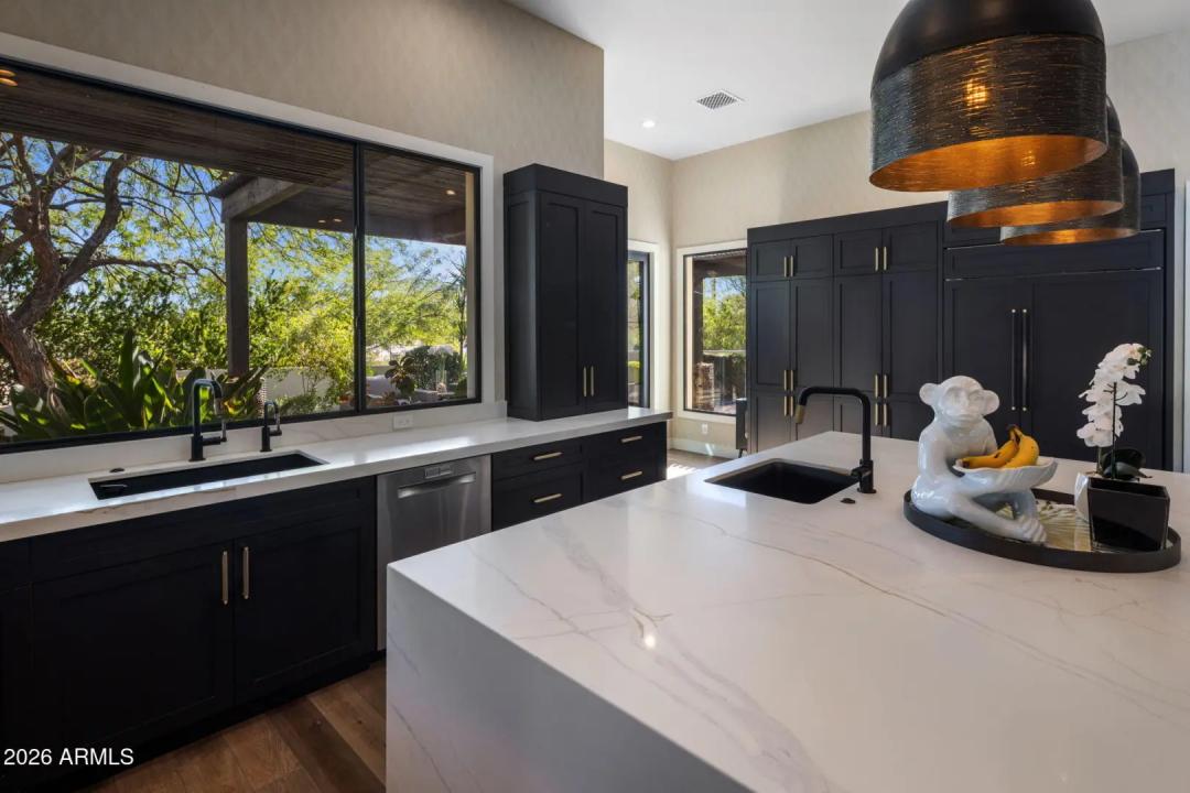 Real Estate Picture 7