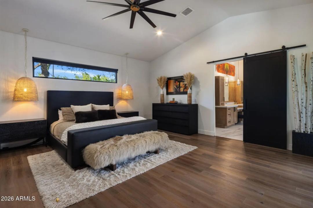 Real Estate Picture 28