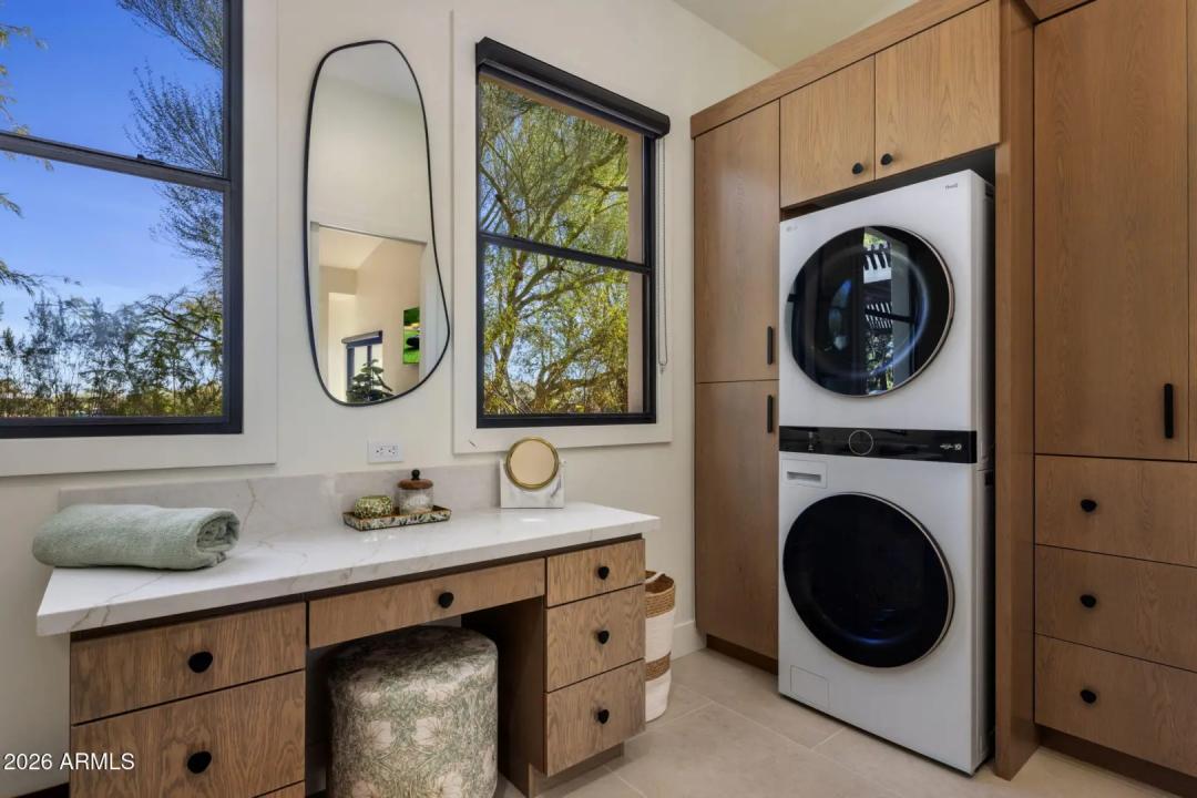 Real Estate Picture 34