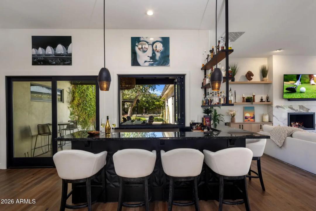 Real Estate Picture 8