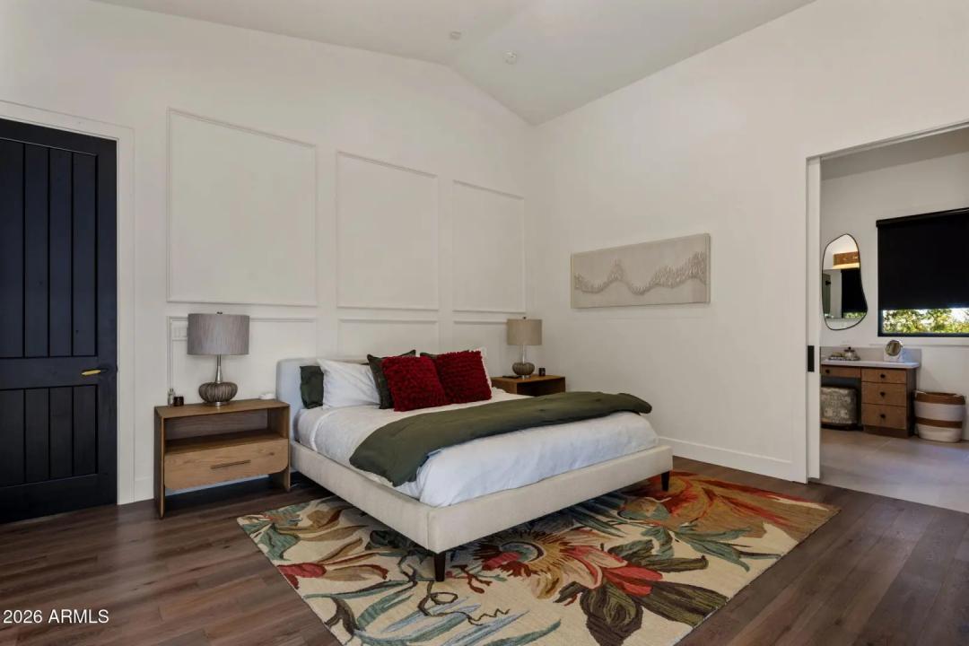 Real Estate Picture 32