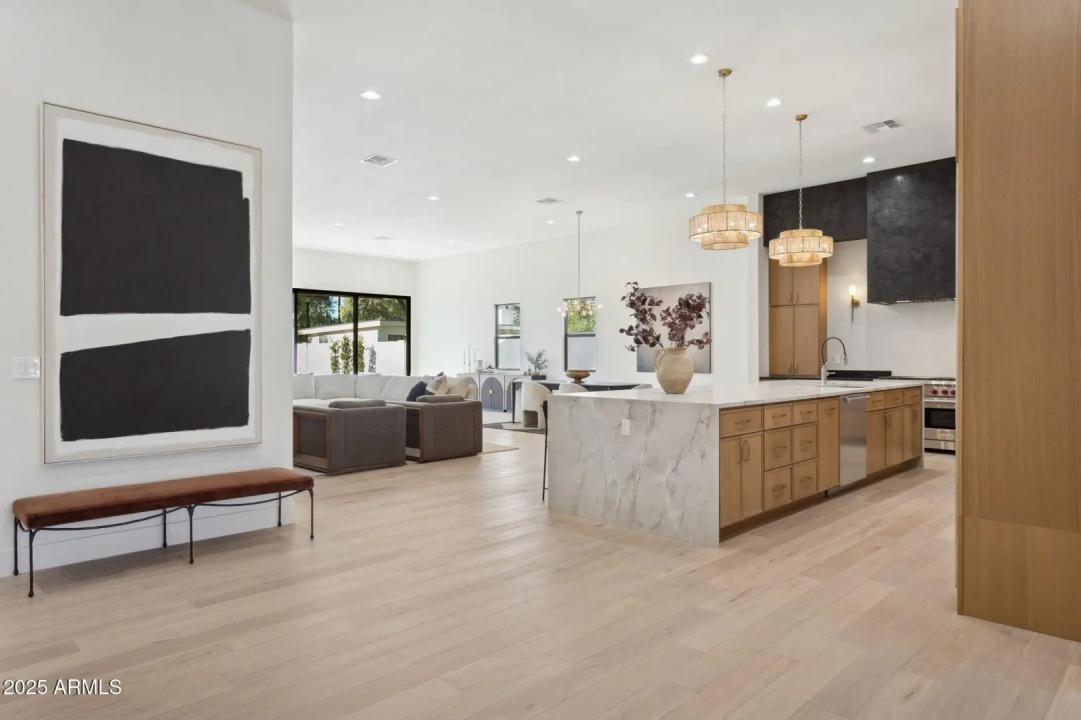 Real Estate Picture 5