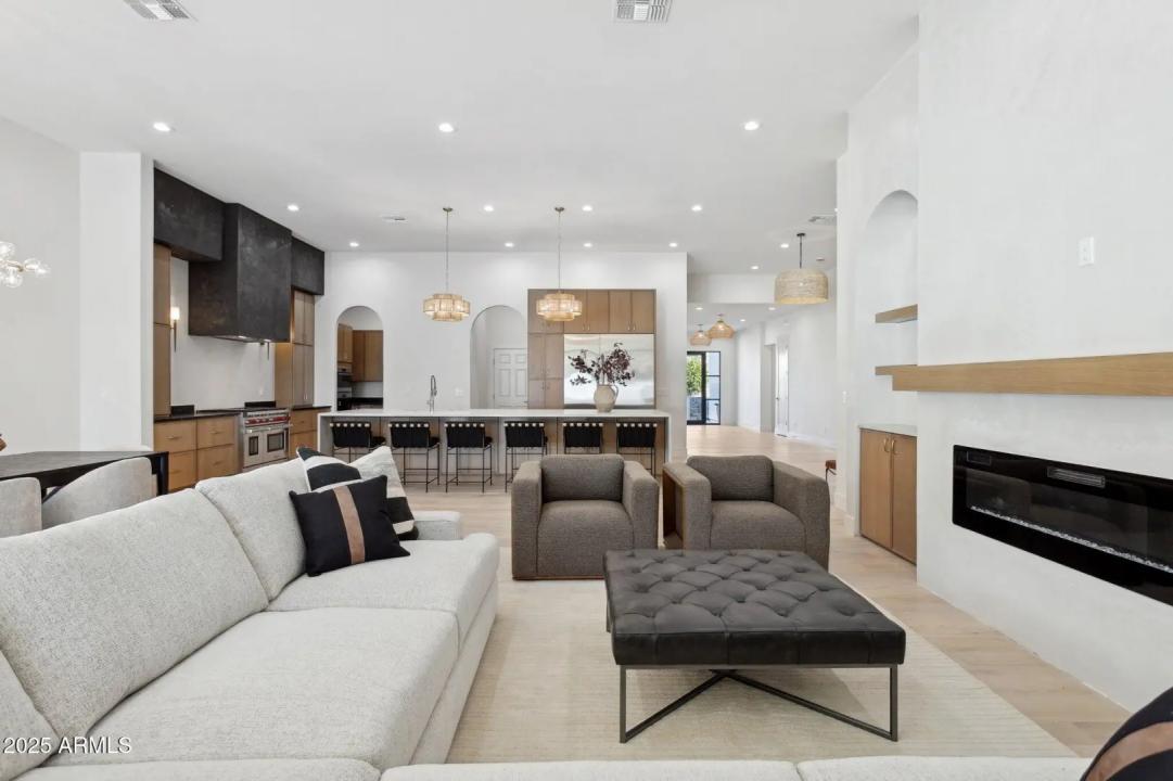 Real Estate Picture 13