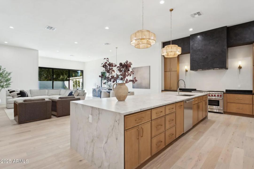 Real Estate Picture 6