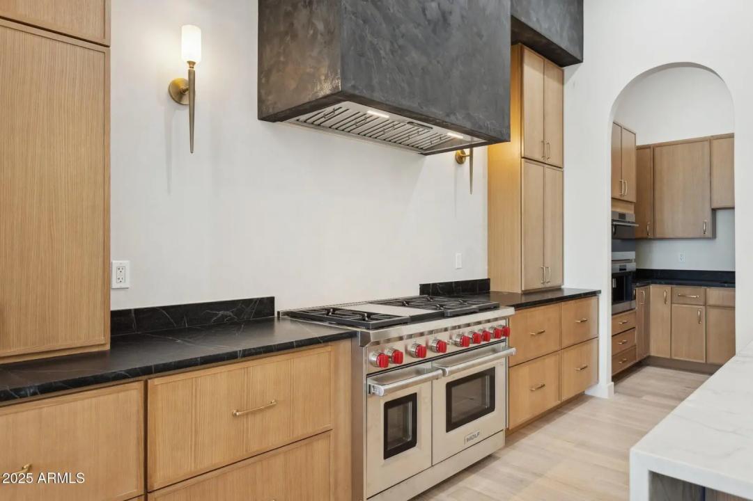 Real Estate Picture 10