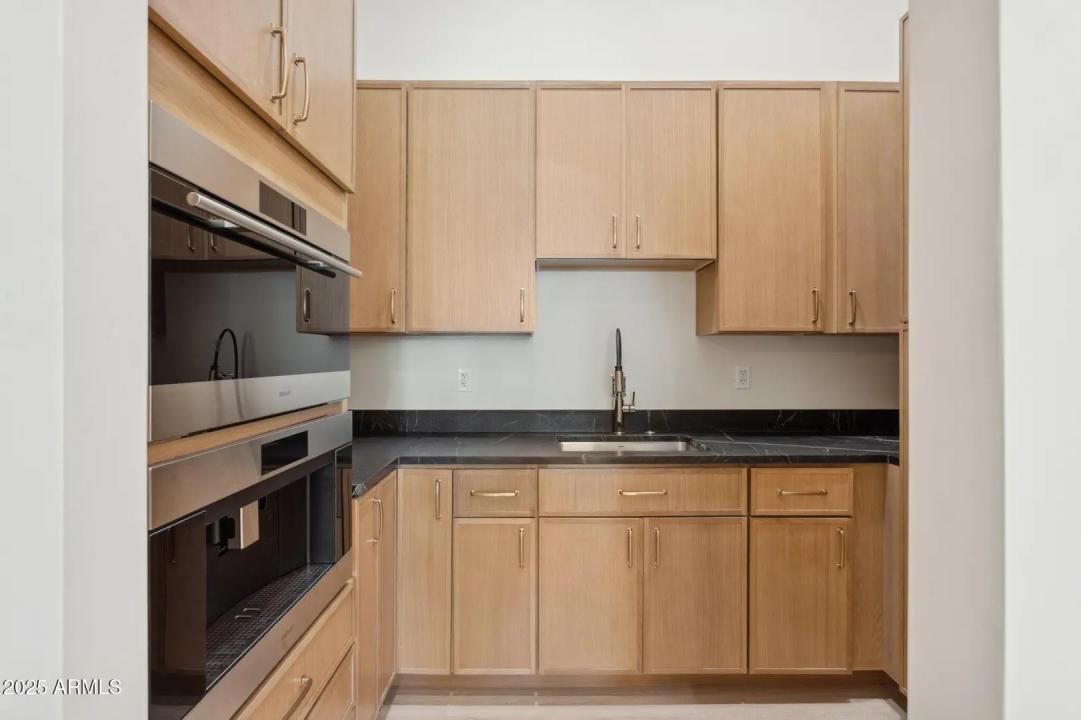 Real Estate Picture 11