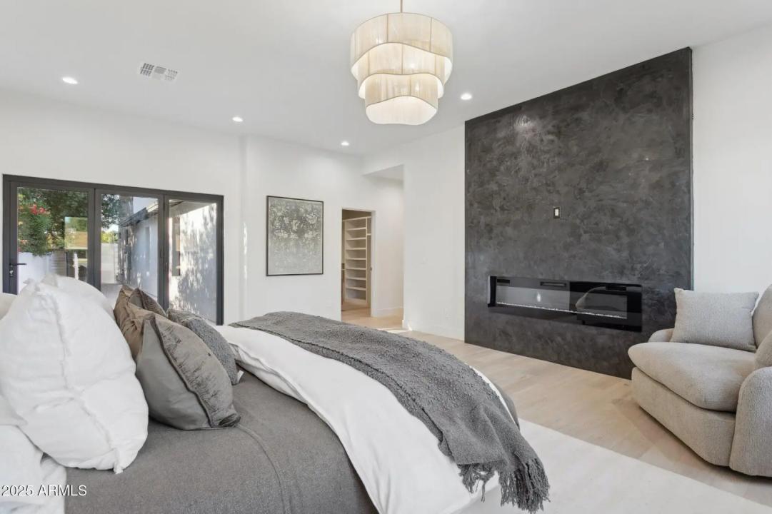 Real Estate Picture 16