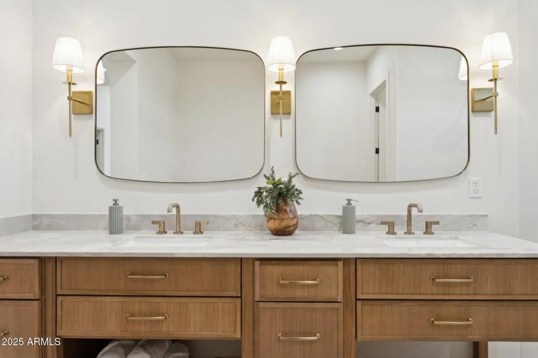 Real Estate Picture 18