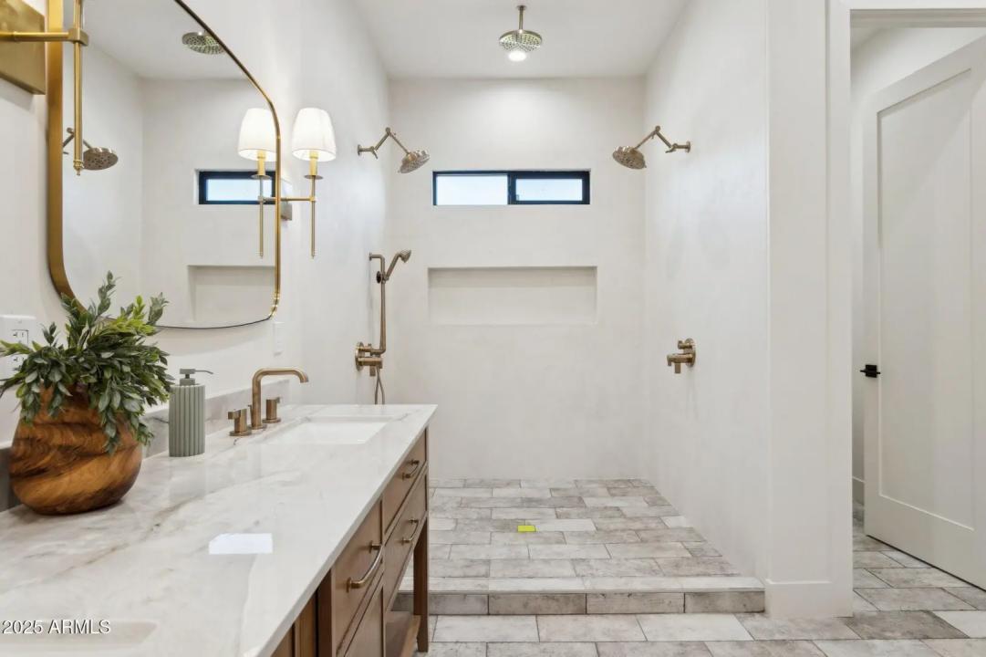 Real Estate Picture 19