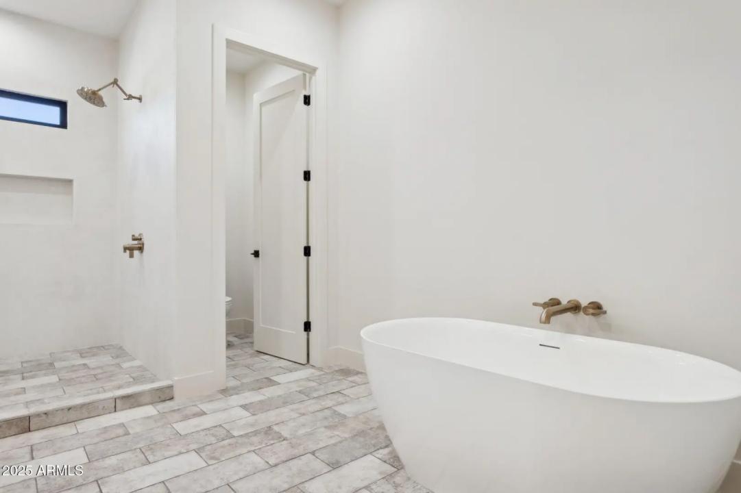 Real Estate Picture 20