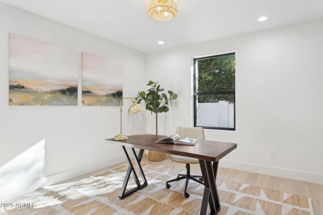 Real Estate Picture 23