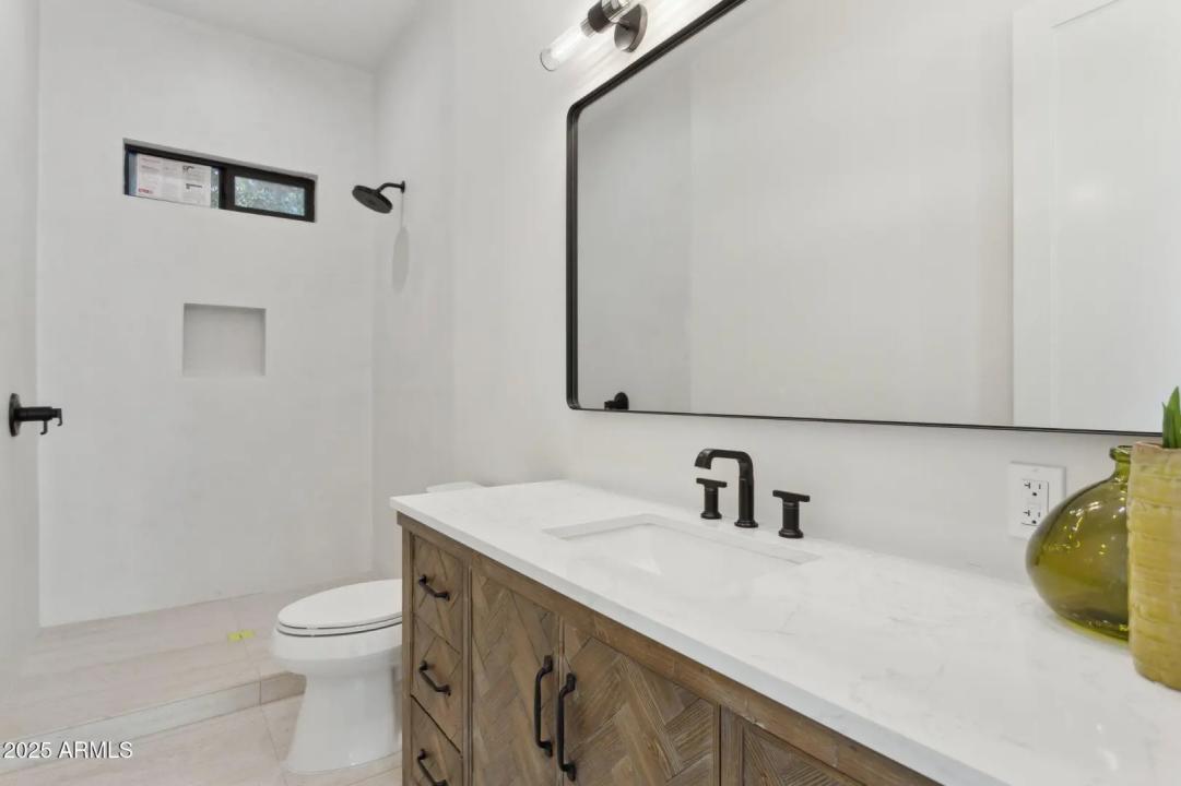 Real Estate Picture 30