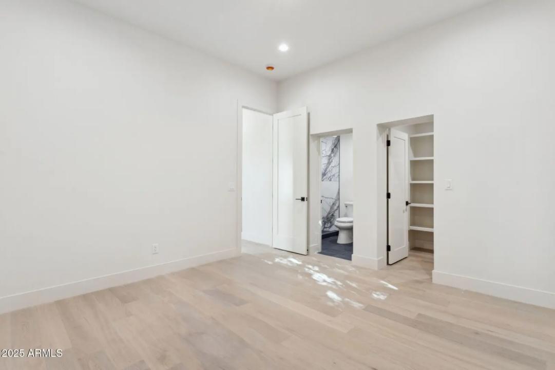 Real Estate Picture 32