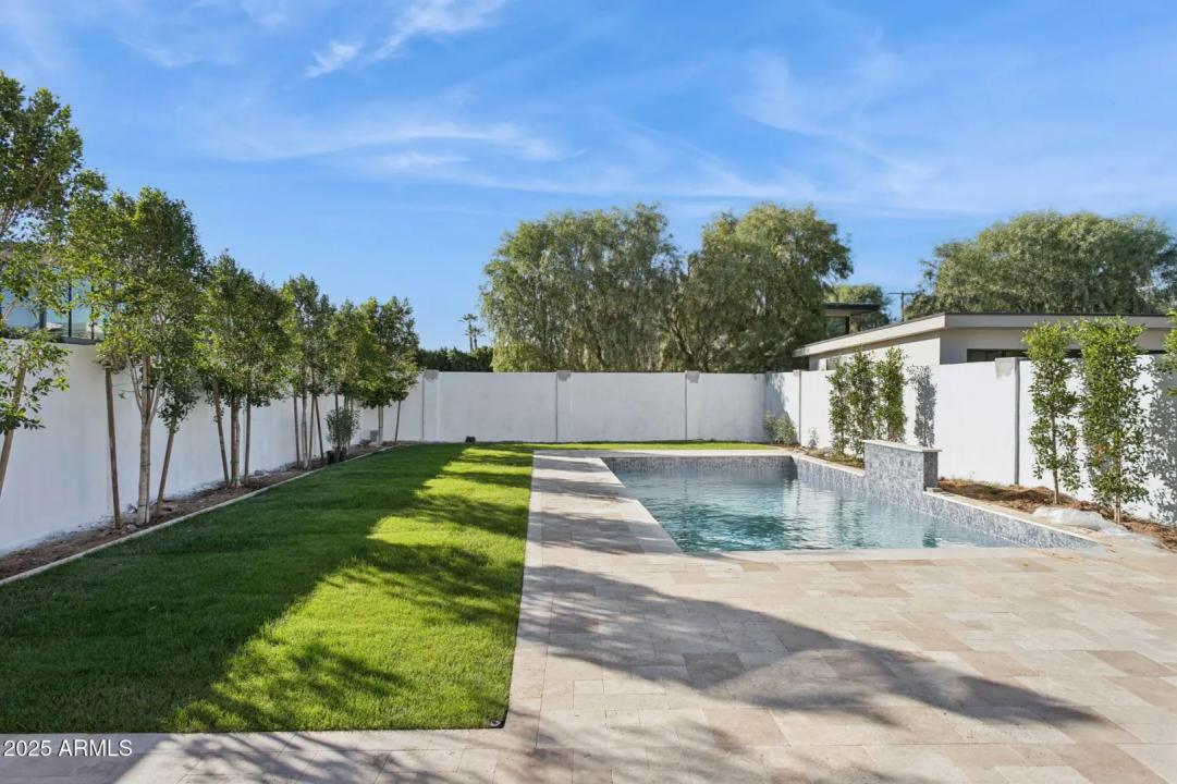 Real Estate Picture 34