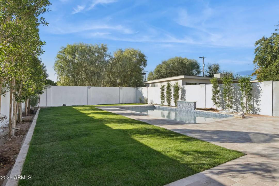 Real Estate Picture 35