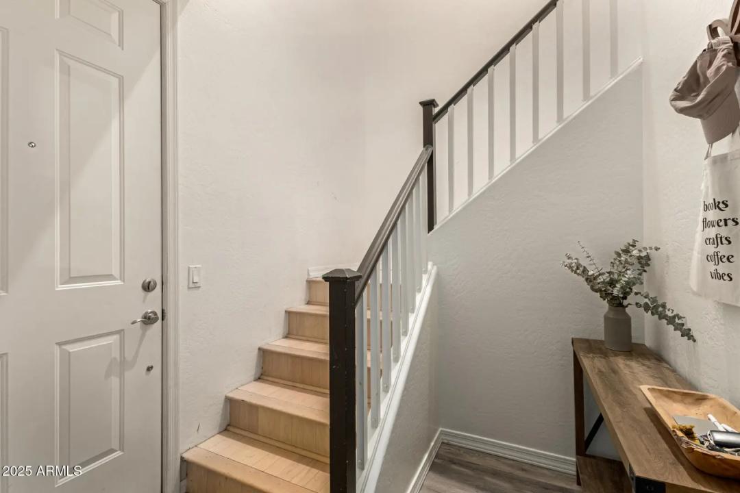 Real Estate Picture 4