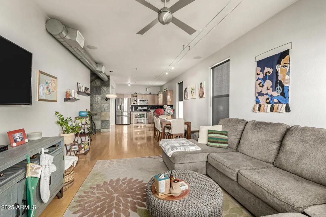 Real Estate Picture 9