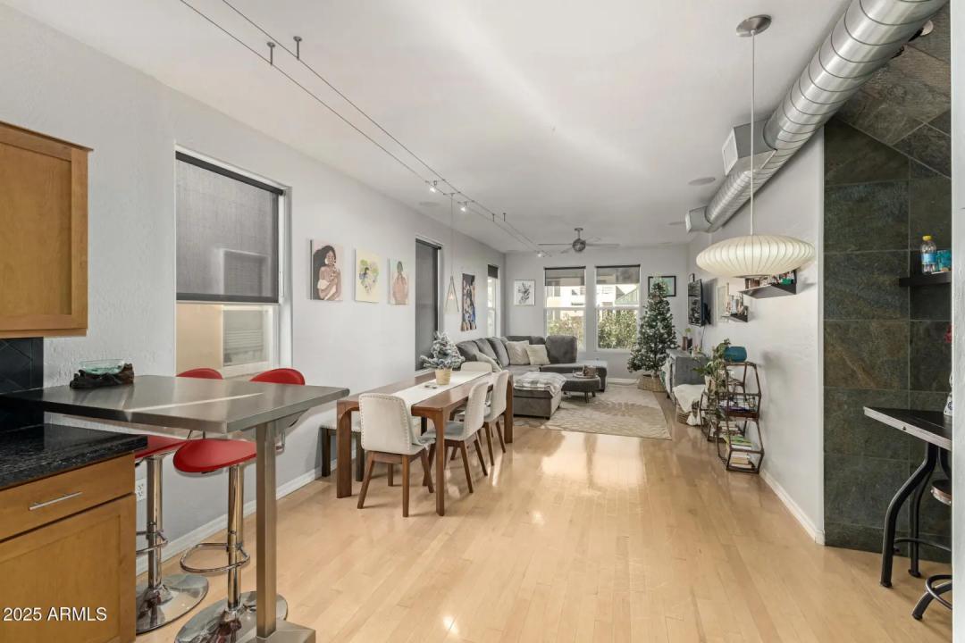 Real Estate Picture 10