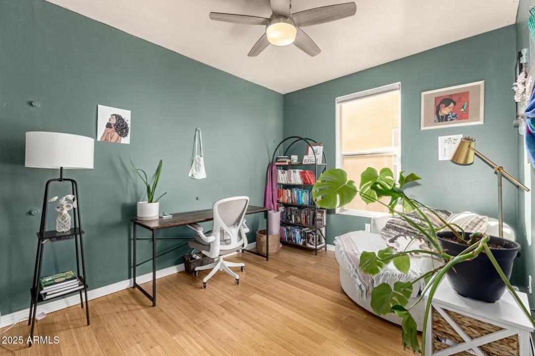 Real Estate Picture 14