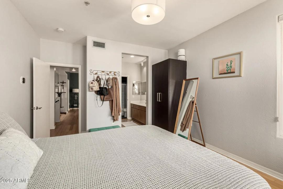 Real Estate Picture 20