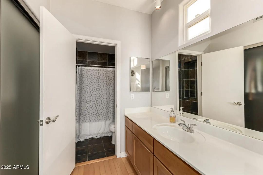 Real Estate Picture 21