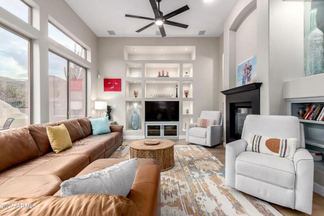 Real Estate Picture 10