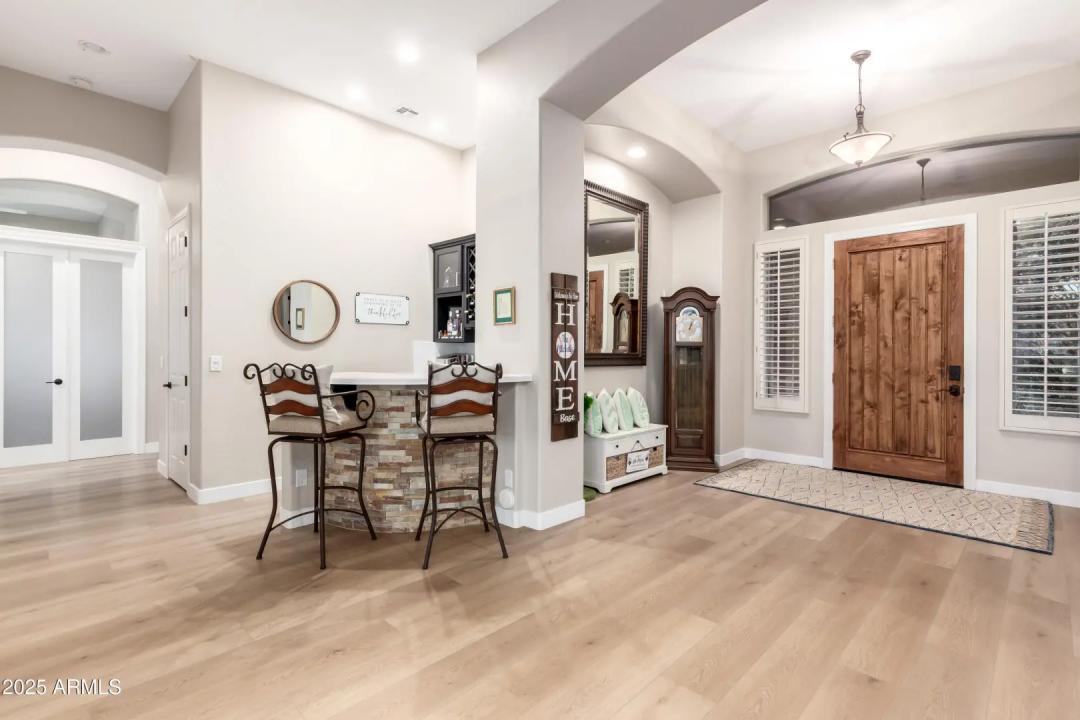 Real Estate Picture 14