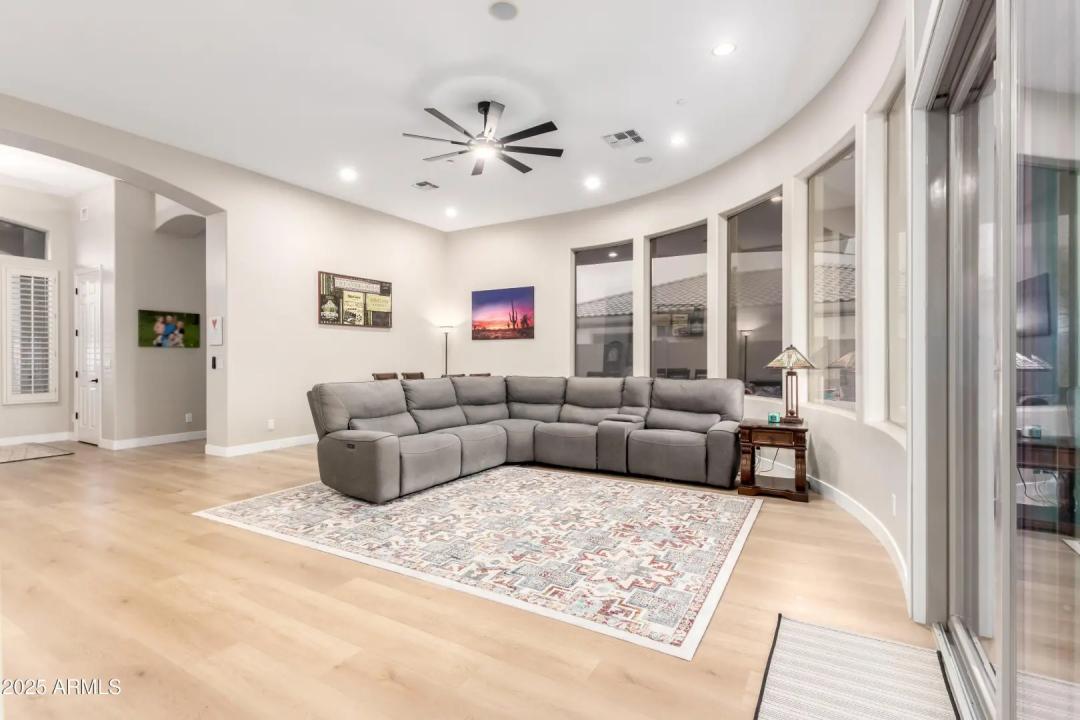 Real Estate Picture 13