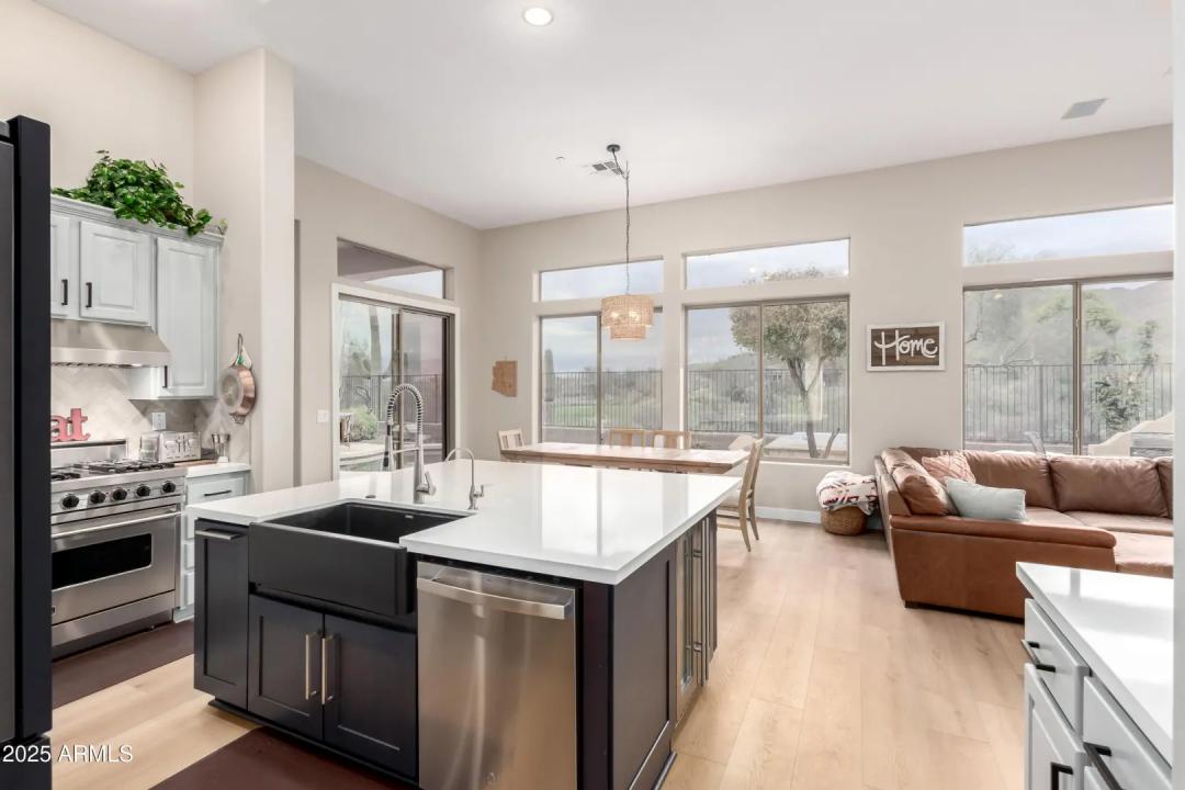 Real Estate Picture 5