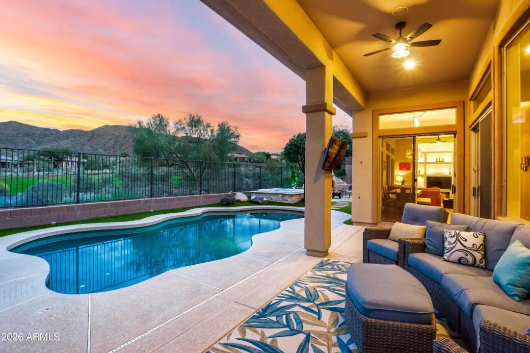 Real Estate Picture 3