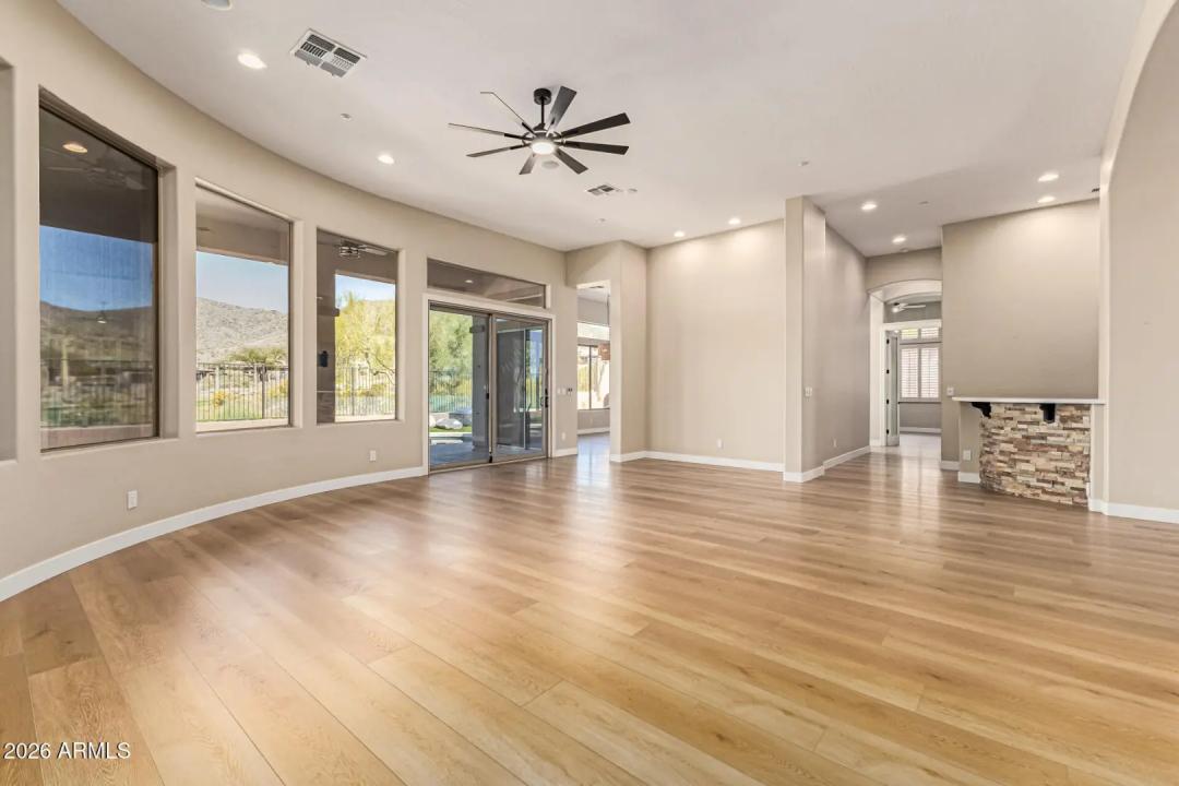 Real Estate Picture 10