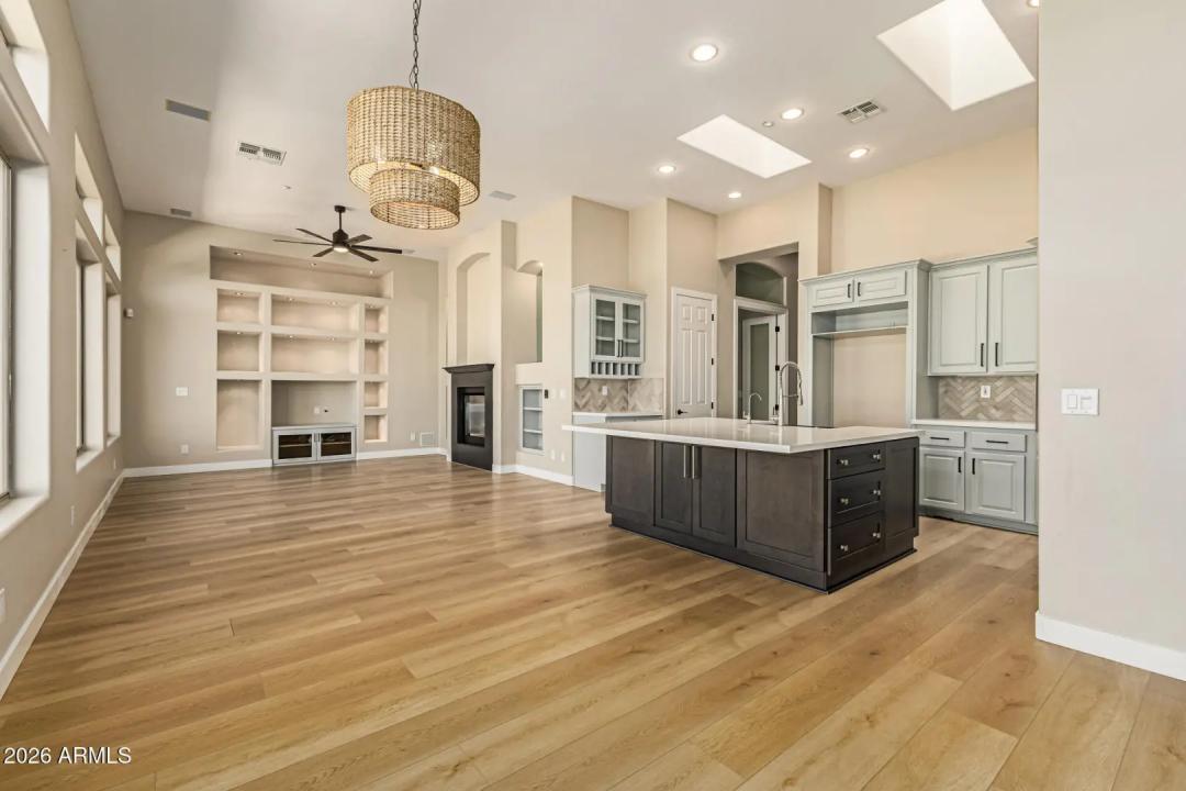 Real Estate Picture 2